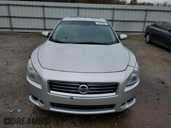 2014 Nissan Maxima SV z VIN 1N4AA5AP9EC438442, wystawiony jako Copart lot #85004034 z przebiegiem 108 924 mil mil oraz Szkody całkowita. Historia ofert i sprzedaży dostępna na DreamBid. Obrazek 5.