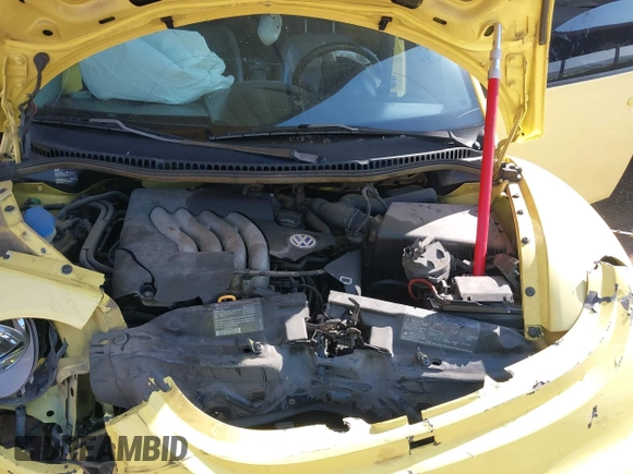 1999 Volkswagen Beetle GLS with VIN 3VWCA21C7XM472490, listed as a IAAI auction lot 42347430 with 157,911 mi miles and . Bid and sale history available at DreamBid. Image 10.