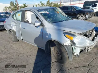 2017 Nissan Versa SV z VIN 3N1CN7AP6HL812391, wystawiony jako IAAI lot #41095208 z przebiegiem 10 mil mil oraz . Historia ofert i sprzedaży dostępna na DreamBid. Obrazek 1.