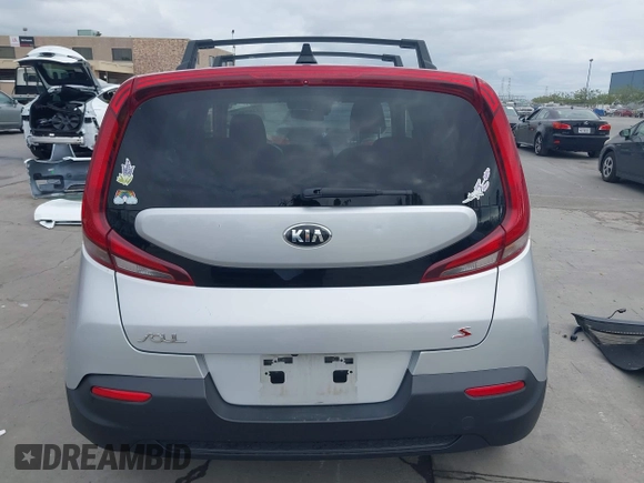 2020 Kia Soul LX with VIN KNDJ23AU7L7005578, listed as a IAAI auction lot 42074848 with 162,185 mi miles. Bid and sale history available at carsss.com. Image 17.