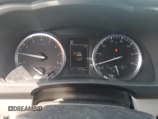 2017 Toyota Highlander XLE z VIN 5TDJZRFH6HS362094, wystawiony jako Copart lot #55086425 z przebiegiem 77 078 mil mil oraz Szkoda całkowita • Salvage title. Historia ofert i sprzedaży dostępna na DreamBid. Obrazek 9.