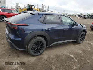 2024 Toyota bZ4X XLE z VIN JTMAAAAA4RA046775, wystawiony jako Copart lot #58128015 z przebiegiem 9068 mil mil oraz Szkody całkowita. Historia ofert i sprzedaży dostępna na DreamBid. Obrazek 3.