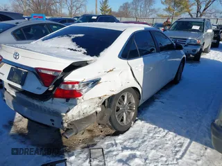 2017 Toyota Camry XLE z VIN 4T1BF1FK5HU743856, wystawiony jako IAAI lot #41297063 z przebiegiem 156 218 mil mil oraz . Historia ofert i sprzedaży dostępna na DreamBid. Obrazek 4.