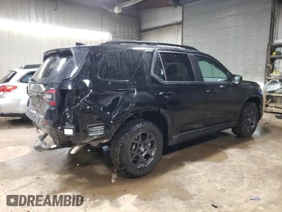 2025 Honda Pilot TrailSport with VIN 5FNYG1H64SB020320, listed as a Copart auction lot 46643125 with 12,517 mi miles and Salvage Title. Bid and sale history available at carsss.com. Image 3.