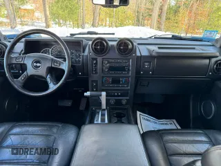 2005 Hummer H2 SUV z VIN 5GRGN23U05H120706, wystawiony jako Copart lot #48441015 z przebiegiem 64 435 mil mil oraz Czysty tytuł • Clean title. Historia ofert i sprzedaży dostępna na DreamBid. Obrazek 5.