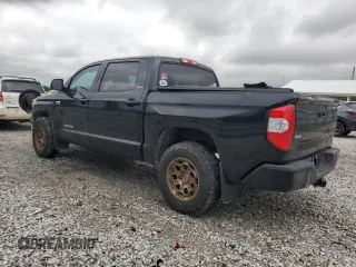 2017 Toyota Tundra Limited z VIN 5TFHW5F1XHX670835, wystawiony jako Copart lot #58166755 z przebiegiem 103 123 mil mil oraz Szkoda całkowita • Salvage title. Historia ofert i sprzedaży dostępna na DreamBid. Obrazek 2.