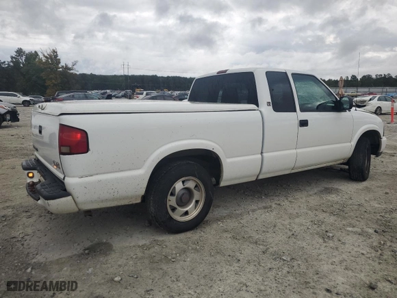 2001 GMC Sonoma SLS w/1SG Pkg with VIN 1GTCS19WX18124056, listed as a Copart auction lot 73120484 with 166,357 mi miles and Salvage Title. Bid and sale history available at carsss.com. Image 3.