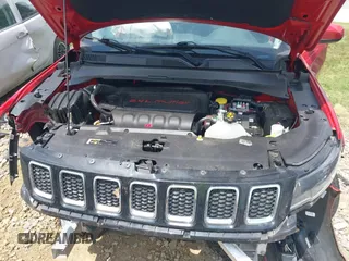 2020 Jeep Compass Latitude z VIN 3C4NJDBB6LT173909, wystawiony jako IAAI lot #42615635 z przebiegiem 34 212 mil mil oraz . Historia ofert i sprzedaży dostępna na DreamBid. Obrazek 10.