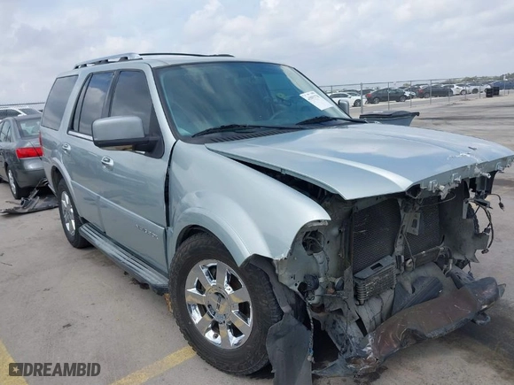 2005 Lincoln Navigator Luxury with VIN 5LMFU27505LJ13960, listed as a IAAI auction lot 41893770 with 1 mi miles. Bid and sale history available at carsss.com. Image 1.
