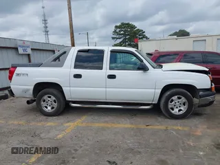2003 Chevrolet Avalanche with VIN 3GNEC13TX3G290148, listed as a IAAI auction lot 41966678 with 259,476 mi miles and . Bid and sale history available at DreamBid. Image 13.
