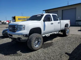 2012 GMC Sierra 2500HD SLE z VIN 1GT120C82CF132131, wystawiony jako Copart lot #55224845 z przebiegiem 134 106 mil mil oraz Szkoda całkowita • Salvage title. Historia ofert i sprzedaży dostępna na DreamBid. Obrazek 1.