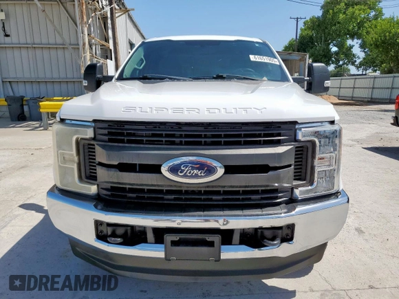 2017 Ford F-250 XLT with VIN 1FT7X2B63HED50048, listed as a Copart auction lot 61651905 with 236,773 mi miles and Clean title. Bid and sale history available at DreamBid. Image 5.