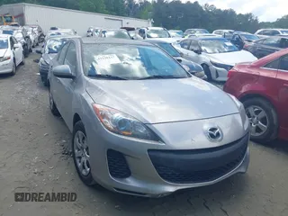 2013 Mazda 3 i Sport z VIN JM1BL1UP3D1799124, wystawiony jako IAAI lot #42238127 z przebiegiem 81 738 mil mil oraz . Historia ofert i sprzedaży dostępna na DreamBid. Obrazek 1.