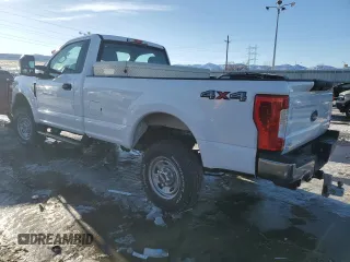 2018 Ford F-250 XLT with VIN 1FTBF2B69JEC40558, listed as a Copart auction lot 41728065 with 56,991 mi miles and Clean title. Bid and sale history available at DreamBid. Image 2.