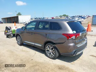2018 Mitsubishi Outlander ES z VIN JA4AD2A39JZ071007, wystawiony jako IAAI lot #42114991 z przebiegiem 84 422 mil mil oraz . Historia ofert i sprzedaży dostępna na DreamBid. Obrazek 3.