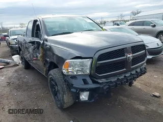 2019 Ram 1500 Tradesman z VIN 1C6RR7FG0KS534933, wystawiony jako IAAI lot #41845978 z przebiegiem 82 600 mil mil oraz . Historia ofert i sprzedaży dostępna na DreamBid. Obrazek 1.