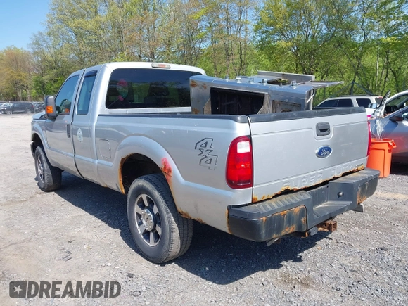 2013 Ford F-250 XL z VIN 1FT7X2B66DEA06885, wystawiony jako IAAI lot #42240723 z przebiegiem 136 062 mil mil oraz . Historia ofert i sprzedaży dostępna na DreamBid. Obrazek 3.