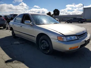 1995 Honda Accord LX with VIN 1HGCD5638SA090464, listed as a Copart auction lot 48593965 with 142,003 mi miles and Clean Title. Bid and sale history available at carsss.com. Image 4.