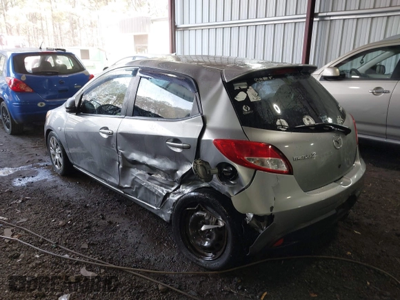 2013 Mazda 2 Sport with VIN JM1DE1KY1D0167999, listed as a IAAI auction lot 41713546 with 204,443 mi miles and . Bid and sale history available at DreamBid. Image 3.