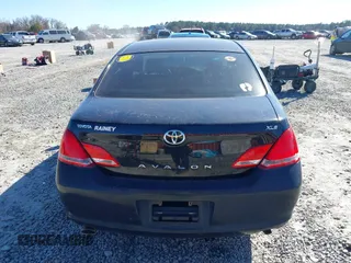 2005 Toyota Avalon XL with VIN 4T1BK36B25U012191, listed as a IAAI auction lot 38785162 with 230,071 mi miles and . Bid and sale history available at carsss.com. Image 16.