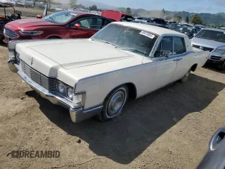 1968 Lincoln Continental with VIN 8Y82A846885, listed as a Copart auction lot 49415864 with 27,591 mi miles and Salvage Title. Bid and sale history available at DreamBid. Image 1.
