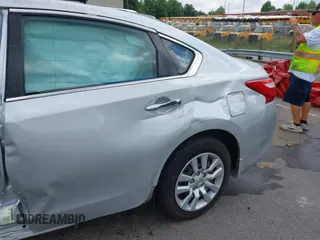 2017 Nissan Altima SV z VIN 1N4AL3AP1HC476475, wystawiony jako IAAI lot #39312828 z przebiegiem 59 498 mil mil oraz . Historia ofert i sprzedaży dostępna na DreamBid. Obrazek 17.