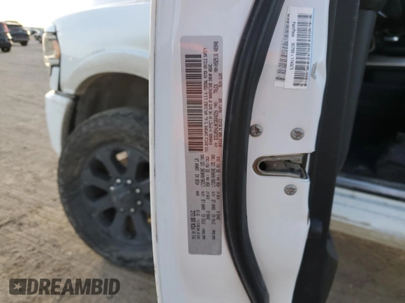 2019 Ram 2500 Laramie with VIN 3C6UR5NL0KG664229, listed as a Copart auction lot 84499384 with 146,725 mi miles and Salvage Title. Bid and sale history available at carsss.com. Image 14.