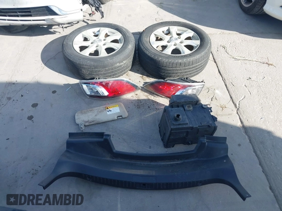 2010 Mazda 3 i SV with VIN JM1BL1SF4A1148543, listed as a IAAI auction lot 40110323 with 131,801 mi miles and . Bid and sale history available at DreamBid. Image 12.