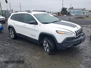 2018 Jeep Cherokee Trailhawk with VIN 1C4PJMBBXJD567022, listed as a IAAI auction lot 41834618 with 41,017 mi miles and . Bid and sale history available at DreamBid. Image 1.