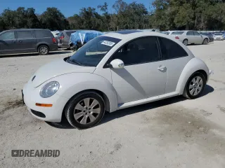 2010 Volkswagen New Beetle Coupe with VIN 3VWRW3AG3AM026607, listed as a Copart auction lot 44252385 with 64,285 mi miles and Salvage Title. Bid and sale history available at carsss.com. Image 1.