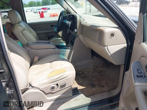 2004 Chevrolet Suburban Z71 z VIN 3GNFK16Z74G158523, wystawiony jako IAAI lot #42495502 z przebiegiem 303 931 mil mil oraz . Historia ofert i sprzedaży dostępna na DreamBid. Obrazek 5.