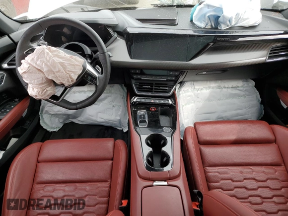 2022 Audi e-tron GT Prestige z VIN WAUEJBFW0N7006385, wystawiony jako Copart lot #70174293 z przebiegiem 24 376 mil mil oraz . Historia ofert i sprzedaży dostępna na DreamBid. Obrazek 8.