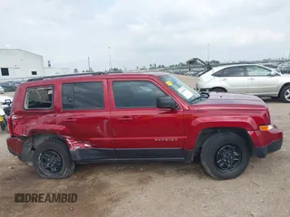 2016 Jeep Patriot Sport z VIN 1C4NJPBB4GD777312, wystawiony jako IAAI lot #41906384 z przebiegiem 154 751 mil mil oraz . Historia ofert i sprzedaży dostępna na DreamBid. Obrazek 13.