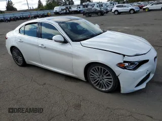 2017 Alfa Romeo Giulia Ti z VIN ZARFAECN2H7543175, wystawiony jako Copart lot #75932224 z przebiegiem 77 579 mil mil oraz Szkody całkowita. Historia ofert i sprzedaży dostępna na DreamBid. Obrazek 4.