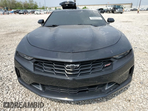 2020 Chevrolet Camaro 1LT z VIN 1G1FB1RS8L0108605, wystawiony jako Copart lot #55069765 z przebiegiem Nie podano mil oraz Szkoda całkowita • Salvage title. Historia ofert i sprzedaży dostępna na DreamBid. Obrazek 5.