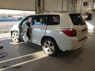 2009 Toyota Highlander Sport with VIN JTEES43A192117756, listed as a IAAI auction lot 41549335 with 111,943 mi miles. Bid and sale history available at carsss.com. Image 3.