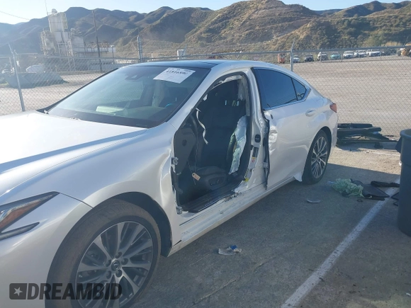 2019 Lexus ES 350 with VIN 58ABZ1B11KU019473, listed as a IAAI auction lot 41816890 with 73,010 mi miles and . Bid and sale history available at DreamBid. Image 6.
