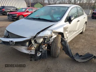 2009 Honda Civic DX-VP z VIN 2HGFA16399H349229, wystawiony jako IAAI lot #41749953 z przebiegiem 201 533 mil mil oraz . Historia ofert i sprzedaży dostępna na DreamBid. Obrazek 6.