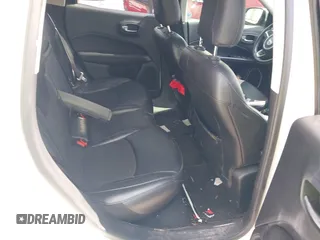 2020 Jeep Compass Latitude z VIN 3C4NJCBB9LT126299, wystawiony jako IAAI lot #42206657 z przebiegiem 60 550 mil mil oraz . Historia ofert i sprzedaży dostępna na DreamBid. Obrazek 8.