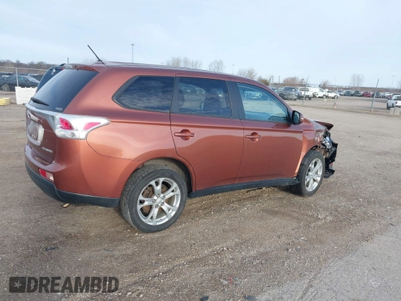 2014 Mitsubishi Outlander SE z VIN JA4AZ3A31EZ008884, wystawiony jako IAAI lot #41825440 z przebiegiem 171 232 mil mil oraz . Historia ofert i sprzedaży dostępna na DreamBid. Obrazek 4.