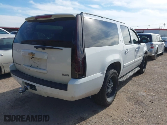 2008 Chevrolet Suburban LTZ с VIN 1GNFC16088R121145, выставлен на аукционе IAAI как лот 41327123 с пробегом 207 489 миль миль и . История ставок и продаж доступна на DreamBid. Изображение 4.