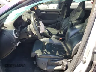 2018 Audi RS 3 z VIN WUABWGFF5J1902198, wystawiony jako Copart lot #68444764 z przebiegiem Nie podano mil oraz Szkoda całkowita • Salvage title. Historia ofert i sprzedaży dostępna na DreamBid. Obrazek 7.