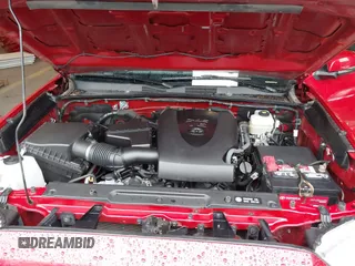 2019 Toyota Tacoma SR z VIN 3TMCZ5AN5KM220079, wystawiony jako IAAI lot #41856695 z przebiegiem 51 918 mil mil oraz . Historia ofert i sprzedaży dostępna na DreamBid. Obrazek 10.