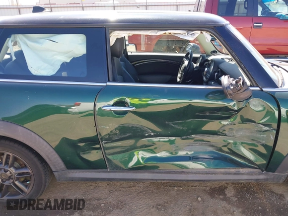 2011 MINI Hardtop with VIN WMWSU3C5XBT096157, listed as a IAAI auction lot 41840176 with 135,050 mi miles and . Bid and sale history available at DreamBid. Image 13.