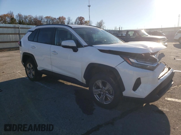 2022 Toyota RAV4 XLE with VIN 2T3P1RFV8NW299890, listed as a Copart auction lot 81045724 with 51,506 mi miles and Salvage title. Bid and sale history available at DreamBid. Image 4.