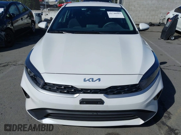 2023 Kia Forte LXS z VIN 3KPF24AD3PE599829, wystawiony jako IAAI lot #41740903 z przebiegiem 20 548 mil mil oraz . Historia ofert i sprzedaży dostępna na DreamBid. Obrazek 12.