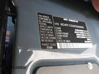 2019 Mercedes-Benz Sprinter Cargo z VIN WD4PF1CD4KT006098, wystawiony jako IAAI lot #42039521 z przebiegiem 80 537 mil mil oraz . Historia ofert i sprzedaży dostępna na DreamBid. Obrazek 9.
