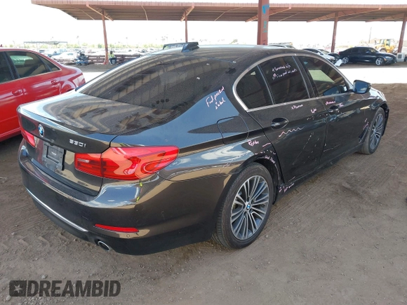 2019 BMW 5 Series 530i z VIN WBAJA5C52KWW20562, wystawiony jako IAAI lot #42075298 z przebiegiem Nie podano mil oraz . Historia ofert i sprzedaży dostępna na DreamBid. Obrazek 4.