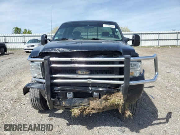 2006 Ford F-250 XL z VIN 1FTSX21596EC30884, wystawiony jako Copart lot #53560955 z przebiegiem 117 331 mil mil oraz Szkoda całkowita • Salvage title. Historia ofert i sprzedaży dostępna na DreamBid. Obrazek 5.