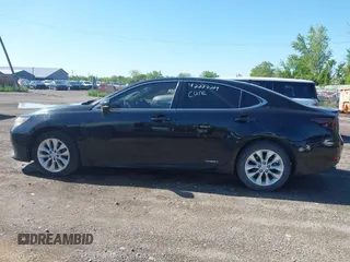2013 Lexus ES 300h with VIN JTHBW1GG3D2029081, listed as a IAAI auction lot 42278289 with 226,119 mi miles and . Bid and sale history available at DreamBid. Image 14.